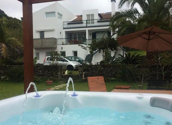 Apartment with 2 bedrooms in Caloura with furnished terrace and WiFi