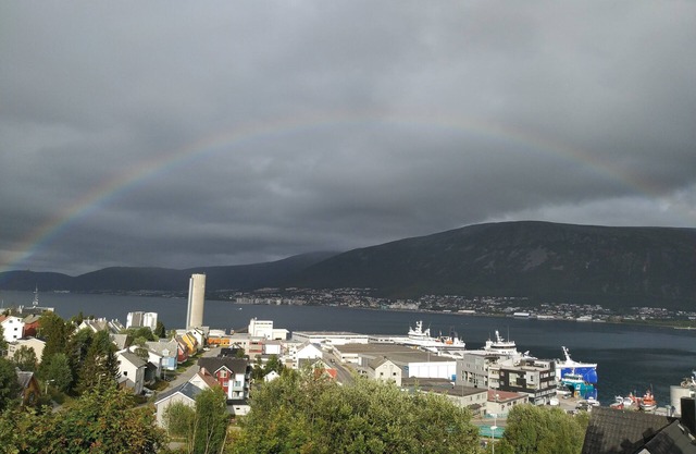Apartment with a fantastic view and balcony, central Tromsø.