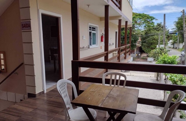Apartment with balcony/air conditioning in bedrooms.