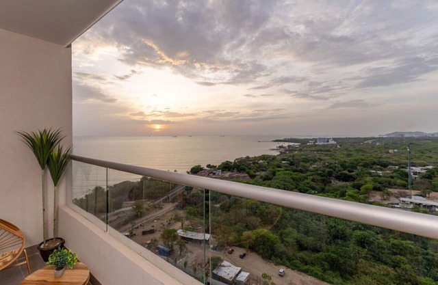 Apartment with balcony-direct access to beach and swimming pool