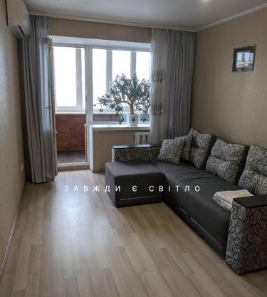 Apartment with balcony on Peremohy Avenue 43