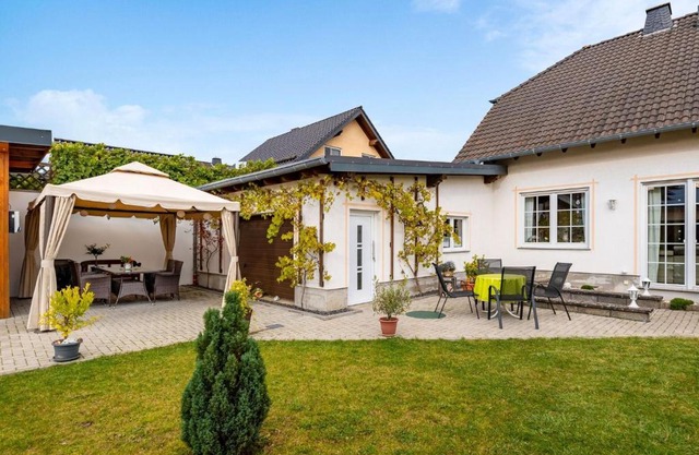 Apartment with fenced garden in Faid