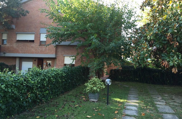 Apartment with garden in villa 100 meters from the sea