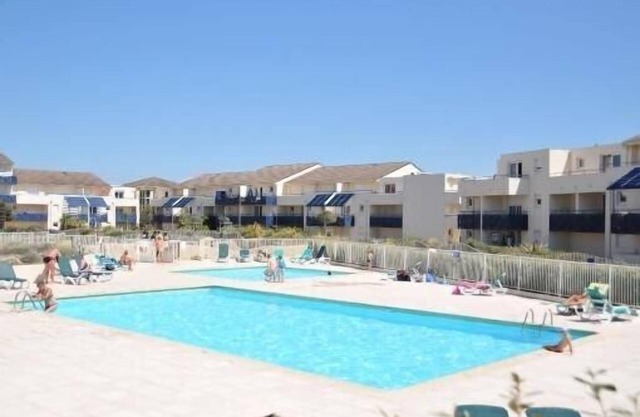 Apartment with pool in Lacanau