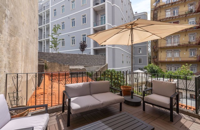 Apartment with Private Terrace in the Center of Lisbon - TTL317