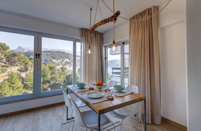 Apartment with Sea Views, WIFI and A/C, close to the Beach in Port de Sóller