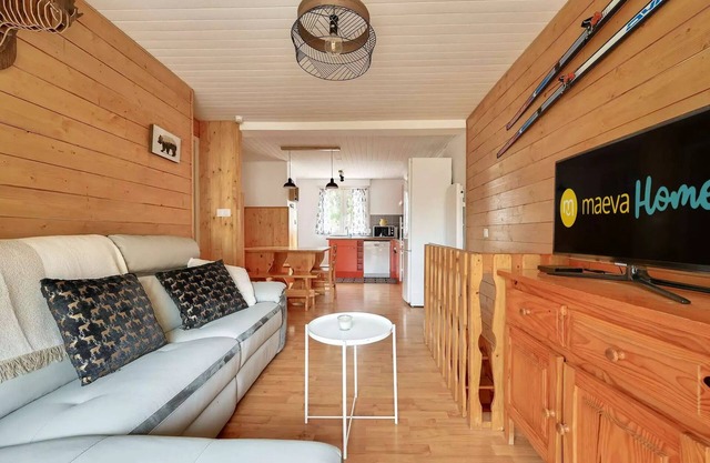 Apartment with small garden, sleeps 6