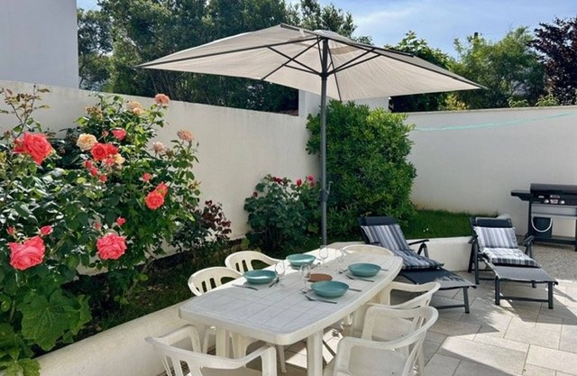 Apartment with terrace, 2 bedrooms, near beach - 4 guests