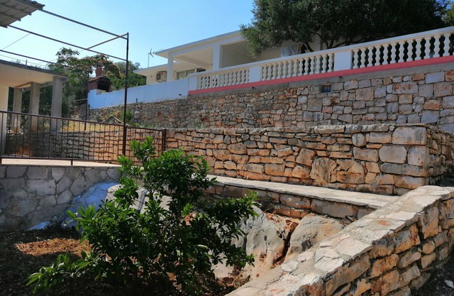 Apartment Zaraće (65881-A1) - Gdinj - island Hvar