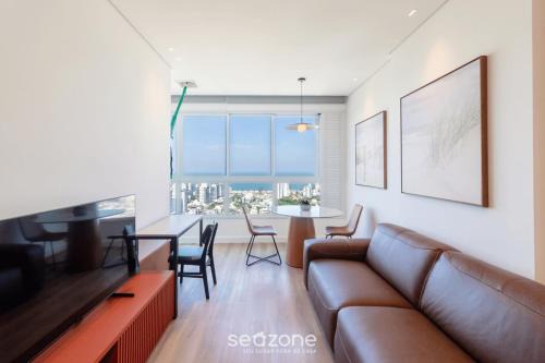 Apartments 850m from Praia Brava - RCX