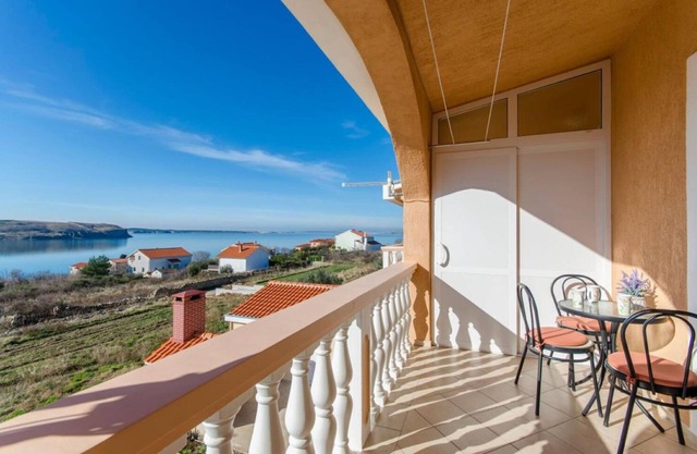 Apartments Adriatic (10725-A1) - Rtina