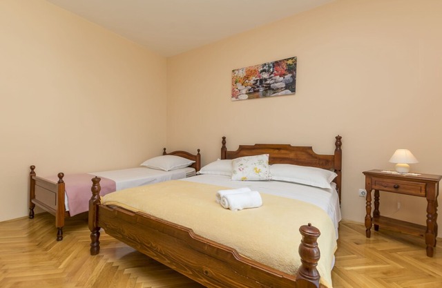 Apartments and Room Alen (39481-A5) - Duce