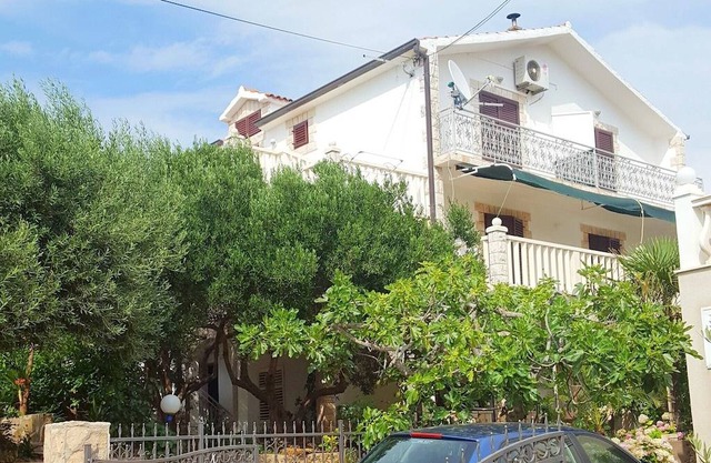 Apartments and rooms Mira Studio apartment