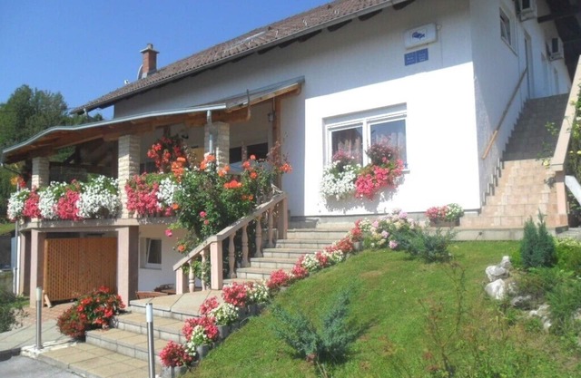 Apartments and rooms Ivanka, (13915), Rakovica, Croatia