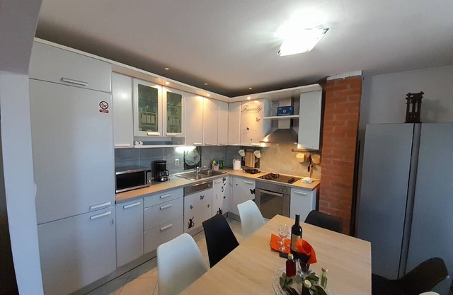 Apartments Dalamar - Three-Bedroom Apartment with Terrace