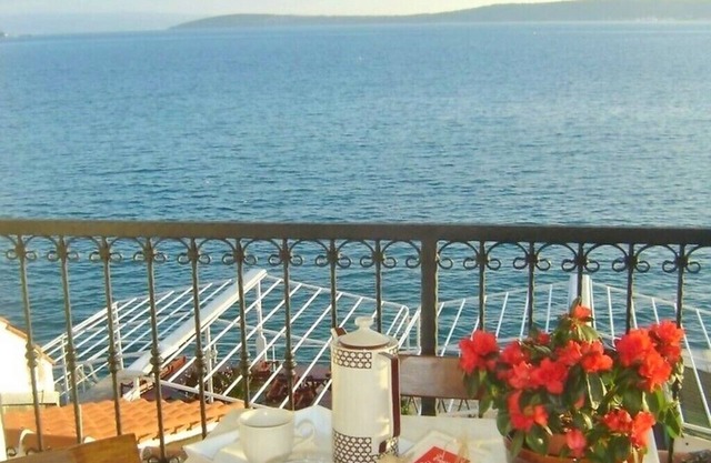 Apartments Frane, (14519), Kaštel Stari, Croatia