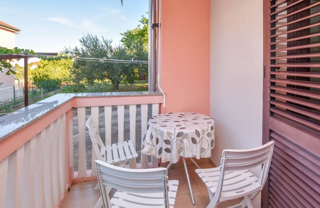 Apartments Garoful (82851-A1) - Sv. Filip i Jakov