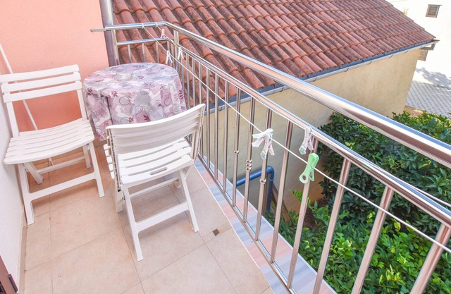 Apartments Garoful (82851-A4) - Sv. Filip i Jakov