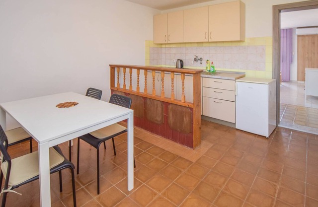 Apartments Garoful (82851-A6) - Sv. Filip i Jakov