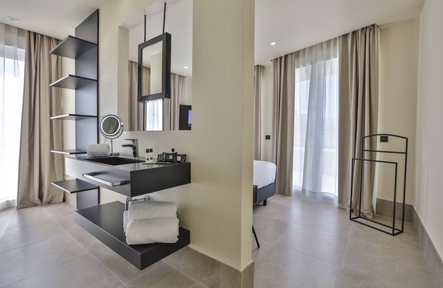 Apartments HO Puerta de Purchena. Penthouse Suite 10