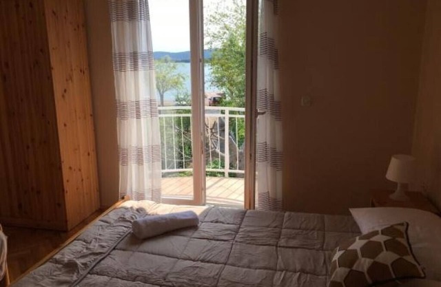 Apartments Roko- One bedroom apartment with balcony and sea view (B3)