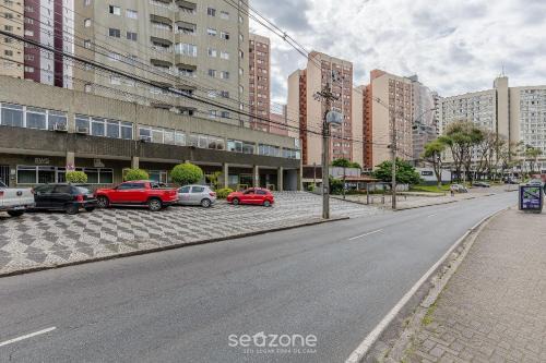 Apartments in a building 270 m from the Curitiba Botanical Garden - COSs