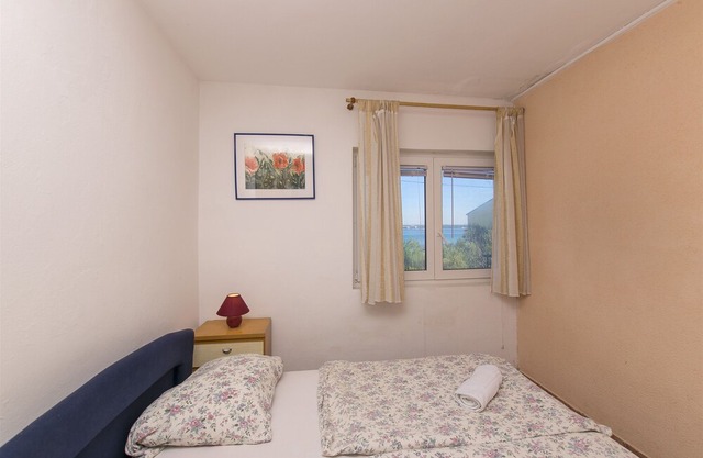 Apartments Irena (16831-A1) - Tkon - island Pasman