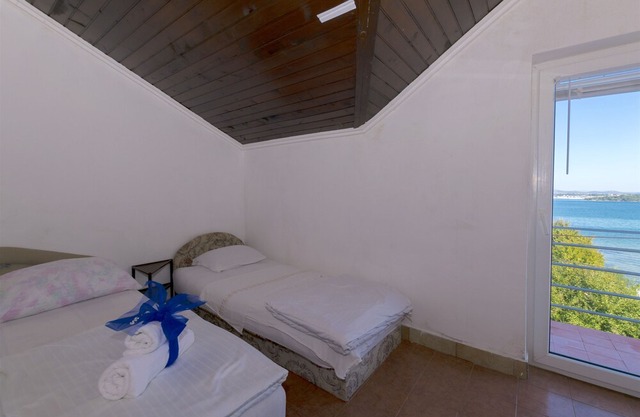 Apartments Irena (16831-A4) - Tkon - island Pasman