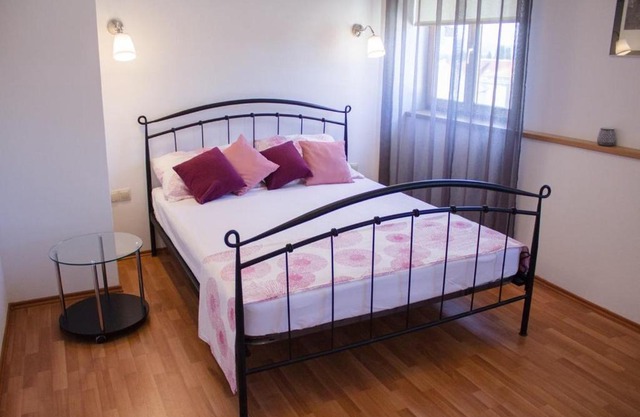 Apartments Ivo 1728