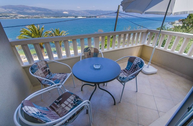 Apartments Janja (30131-A1) - Arbanija (Ciovo)