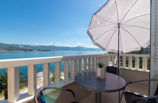 Apartments Janja (30131-A3) - Arbanija (Ciovo)