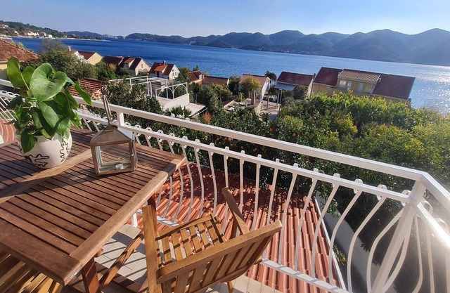 Apartments Klara - One bedroom Apartment with Balcony and Sea View