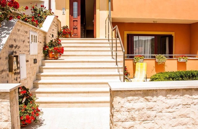 Apartments "Labinac" Pula- Carlijeva 47-Croatia Apartment II