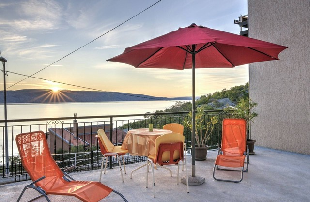 Apartments Luka & Leona - Studio Apartment with Terrace Leona