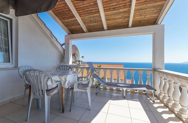 Apartments Malo Misto (97731-A1) - Zavalatica