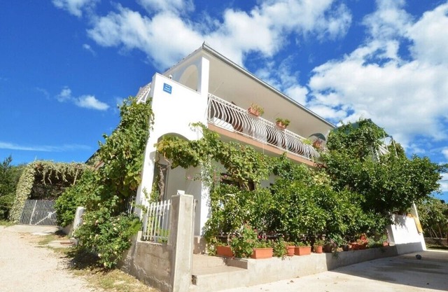 Apartments Marija, (14690), Vinišće, Croatia