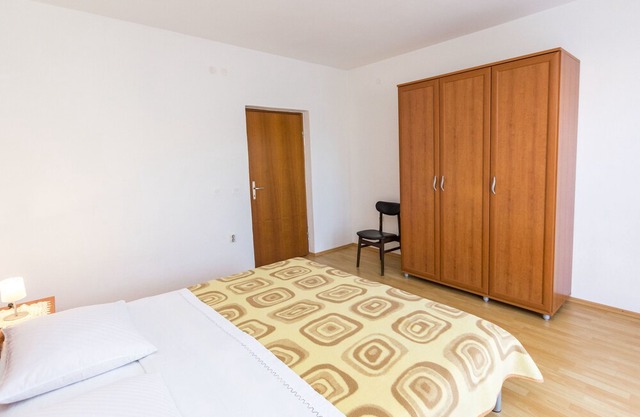 Apartments Matejka I (56901-A1) - Primosten