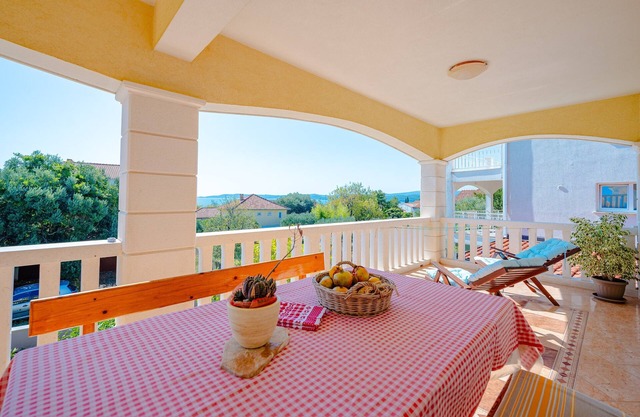 Apartments Mladenka- Two Bedroom Apartment with Balcony and Sea View