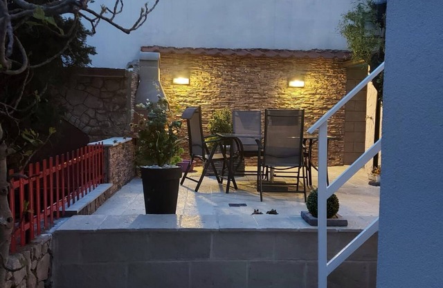 Apartments Sofija Ribarica (95359-A3) - Karlobag