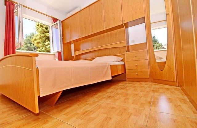 Apartments Veselka, Lumbarda - Standard Room with Garden View (Room 1)