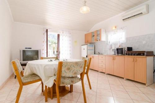 Apartments Villa Nikol - Comfort Two Bedroom Apartment with Sea View APT 3