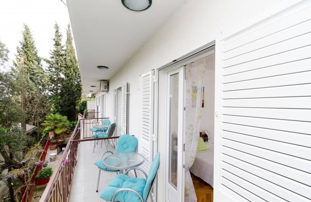Apartments Villa Nikol - Two Bedroom Apartment with Balcony and Sea View