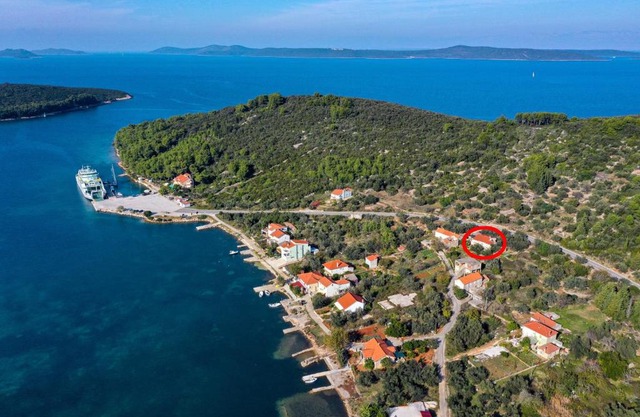 Apartments with a parking space Brbinj, Dugi otok - 8160