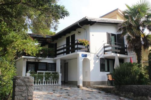 Apartments with parking space Artatore, Losinj - 5377