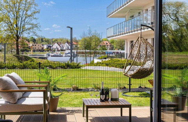 ApartView - ogród, taras, winda, widok na Jeziorak, Netflix i Max, parking