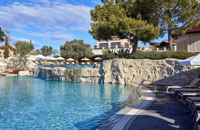 Aphrodite Hills Hotel