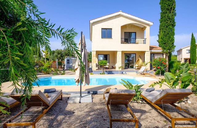 Aphropean Golf Villa by Nomads