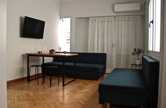 Apollo & Nike 1952-2025nStylish 2-Bedroom apartment next to Syndagma Square