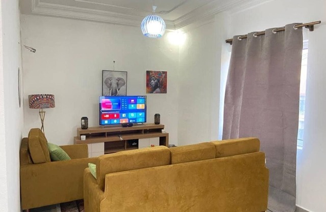 Apparmmen furnished, Located in yde, place: total biteng at 30m from fonctionne.