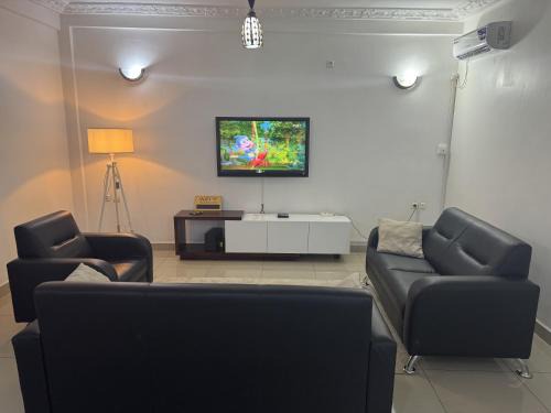 Appart meublé moderne WIFI,TV - Omnisports, Fouda